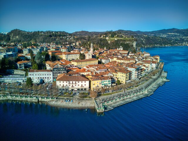 foto di Arona Arona