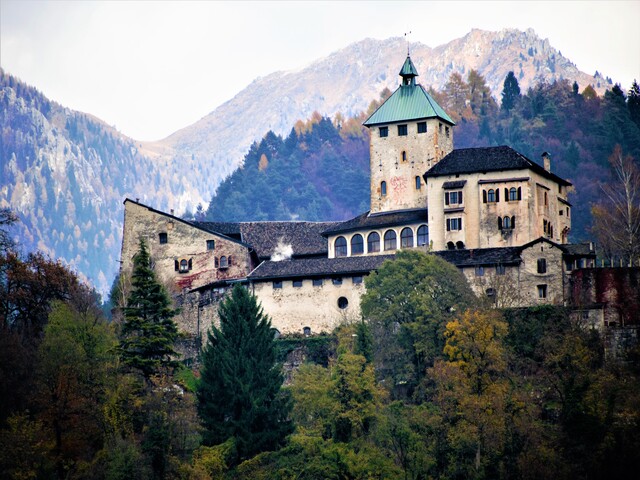 foto di Castel Ivano Castel Ivano