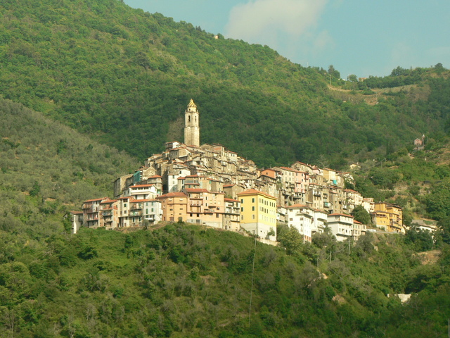 foto di Castel Vittorio Castel Vittorio