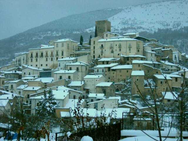foto di Castel di Ieri Castel di Ieri