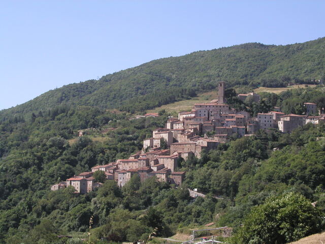 foto di Castelnuovo di Val di Cecina Castelnuovo di Val di Cecina