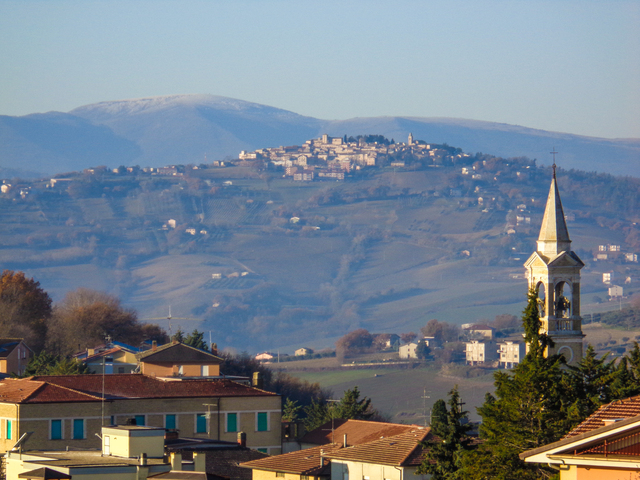 foto di Loro Piceno Loro Piceno