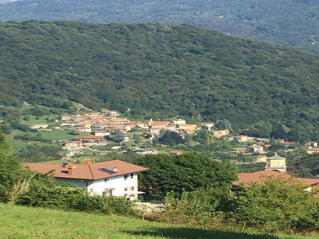 foto di Rezzago Rezzago