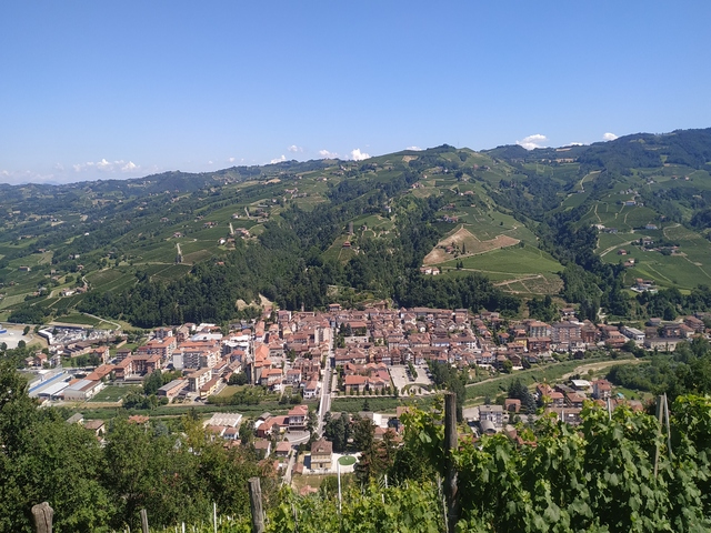 foto di Santo Stefano Belbo Santo Stefano Belbo